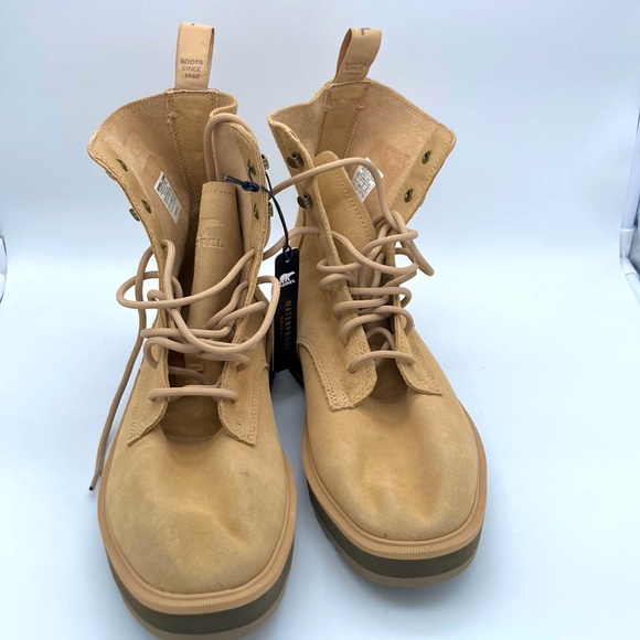 NWT SOREL HI LINE WATER PROOF LACE UP BOOTS display picture 2